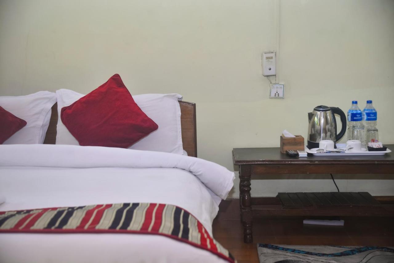 Unique Wild Resort Sauraha Exterior photo